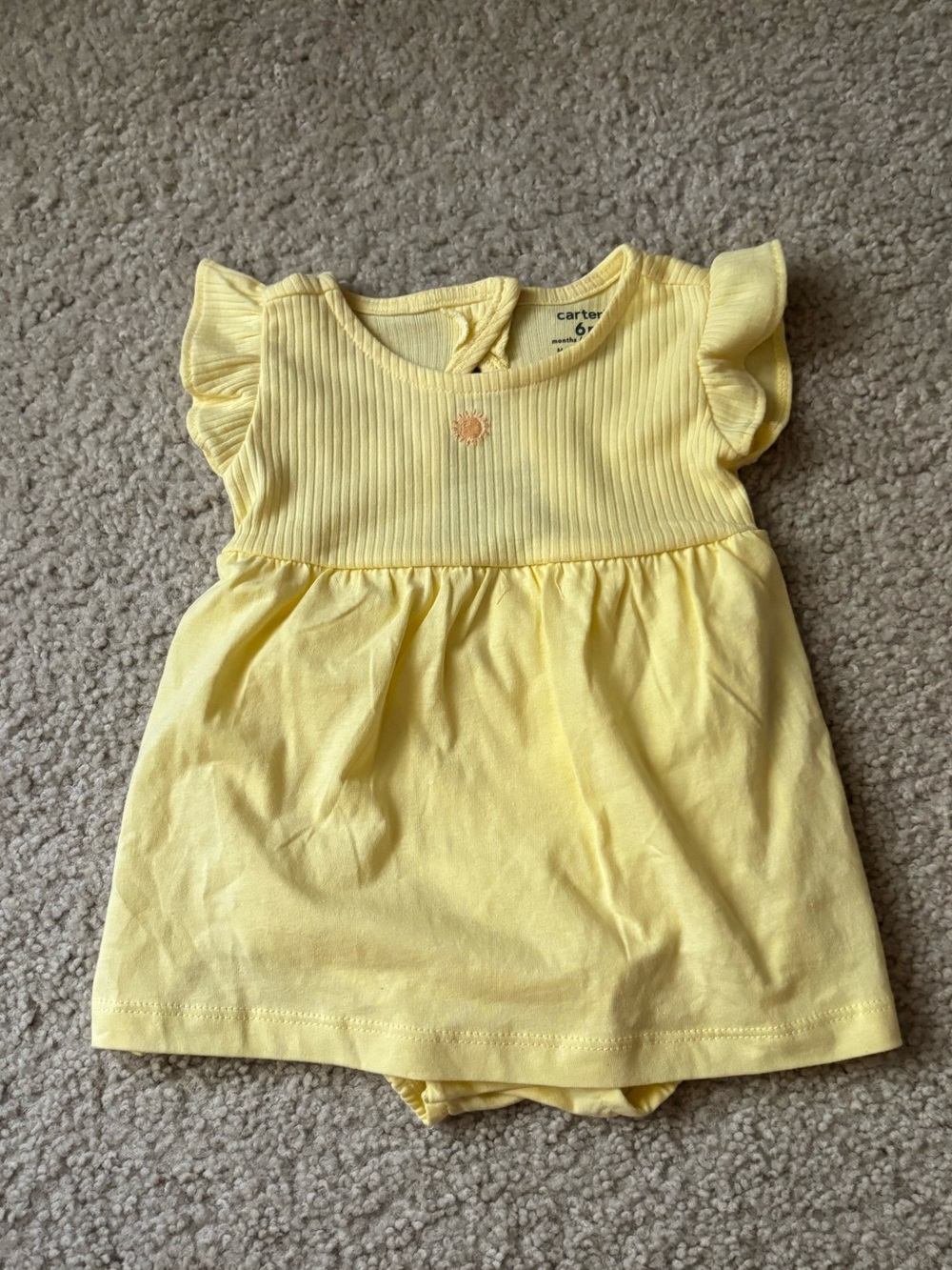 NWOT Carter’s 6 month dress